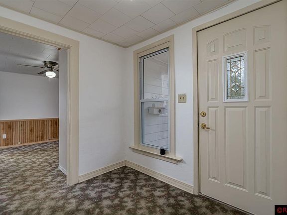 4th image of 140 E University St
