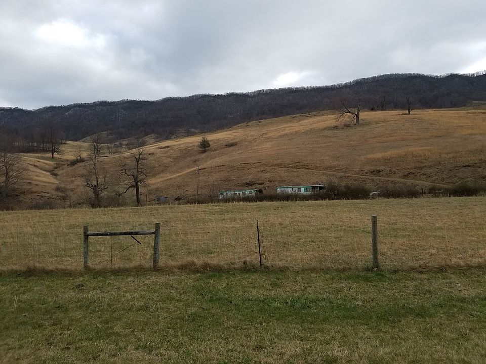 1st image of 304 Steele Brothers Farm Ln