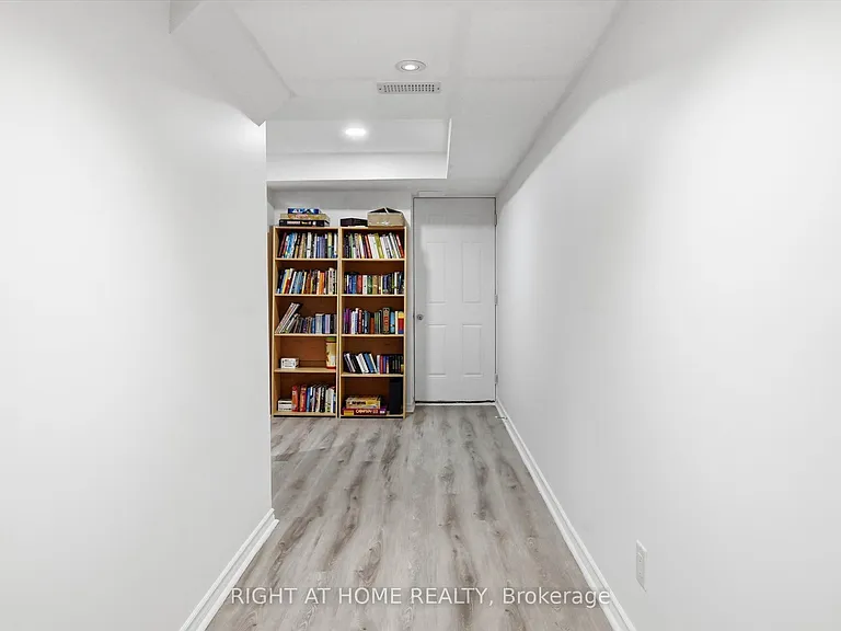 456 Valridge Dr — Photo 32