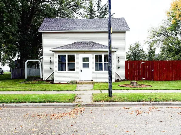 211 Conley Ave S, Thief River Falls, MN 56701
