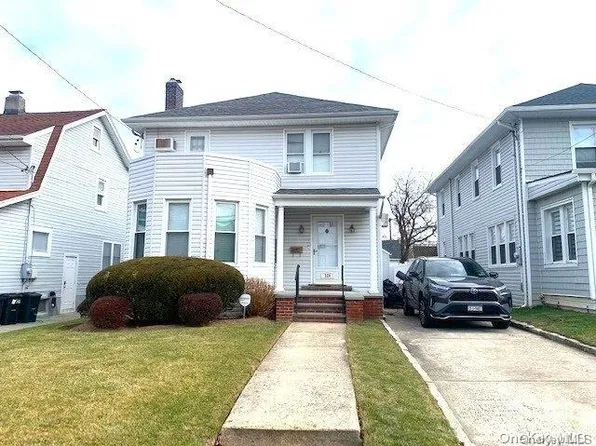 320 Daub Avenue, Hewlett, NY 11557