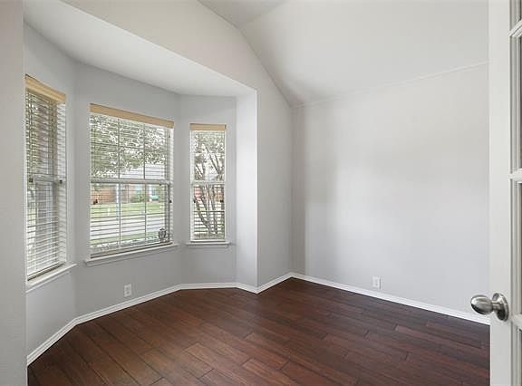 4th image of 112 Eagle Feather Dr