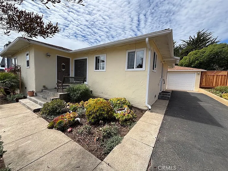 265 Chatham Ln — Photo 2