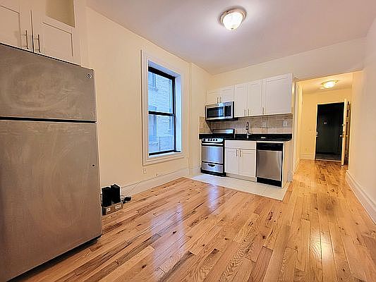 1st image of 26 E 105th St #1X