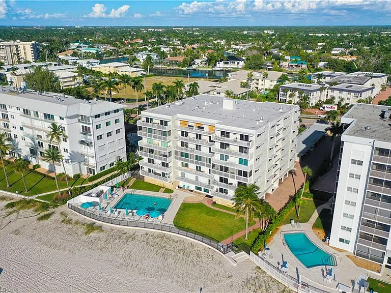 1977 Gulf Shore Blvd N #401 — Photo 3