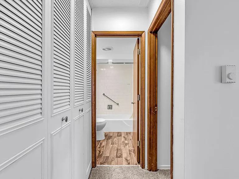 Kingcity Apartments — Photo 61