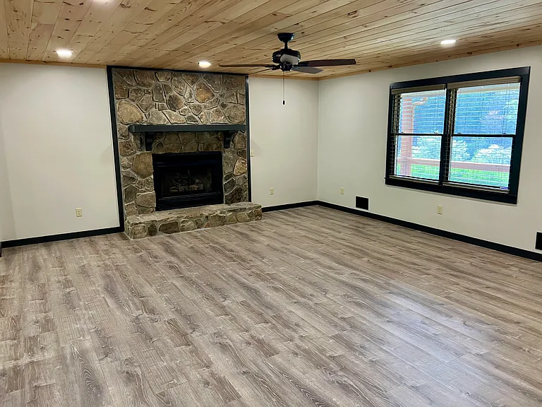 951 Elrod Rd — Photo 10