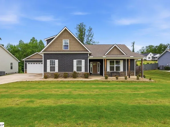8 Judge Looper Ct, Travelers Rest, SC 29690