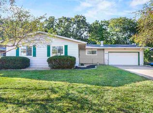 1127 Wylde Green Rd, Iowa City, IA 52246