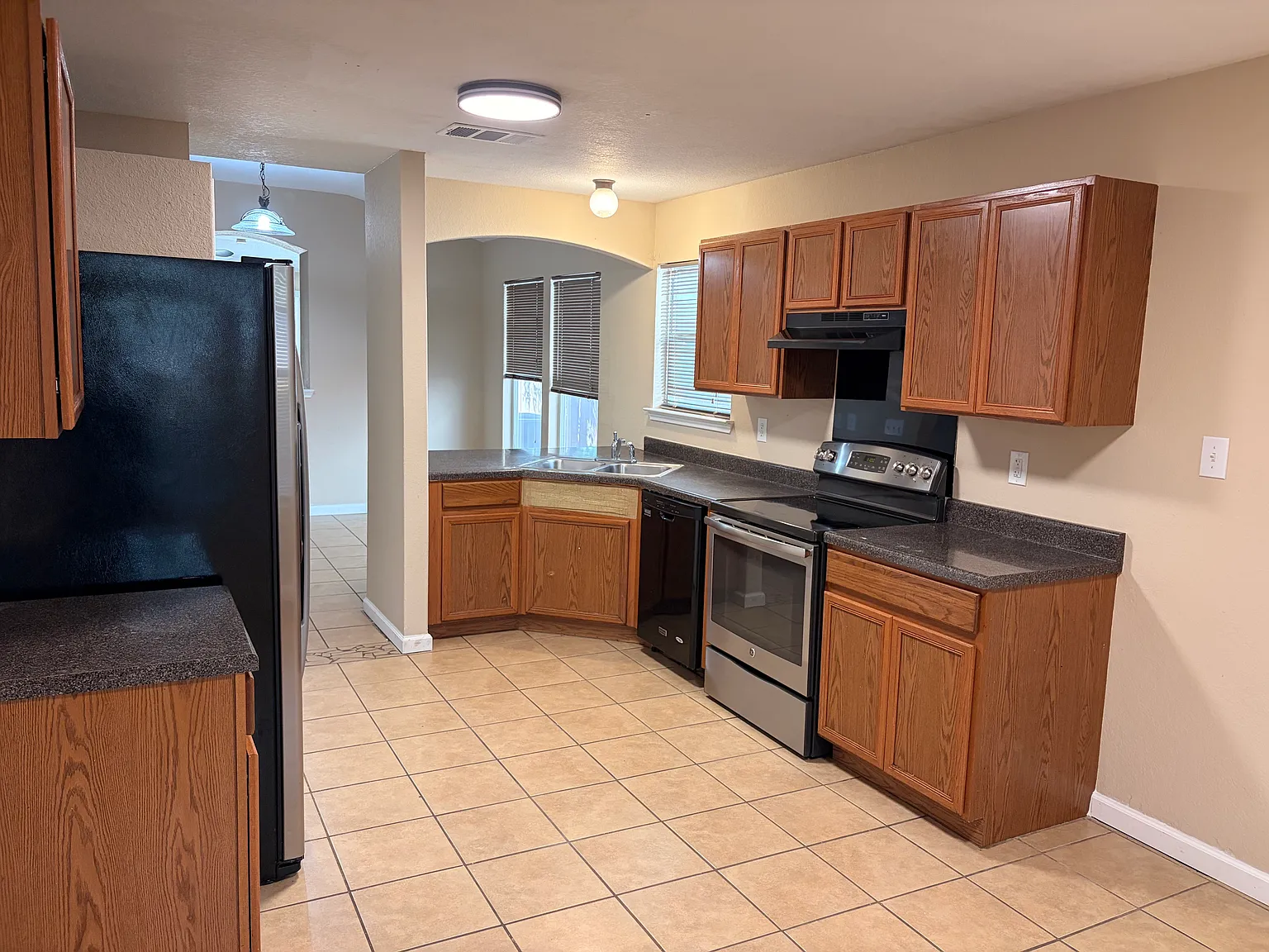 4 bed, 1697 sqft, $2,000 — Photo 4