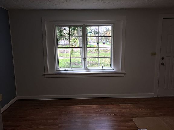 4th image of 131 Darlene Ln