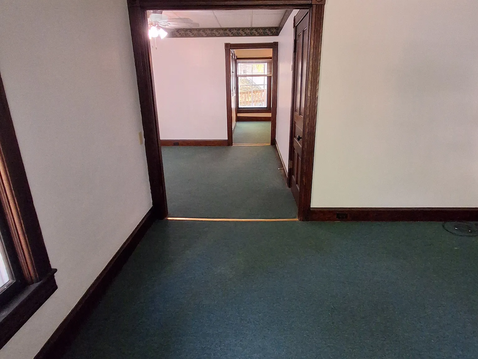 2 bed, 1300 sqft, $900 — Photo 2