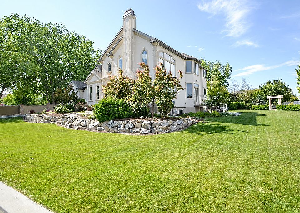 1st image of 1022 S Waterside Dr