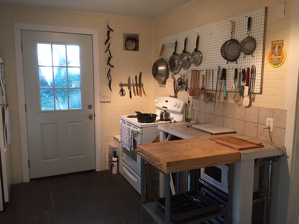 2nd image of 5 Martel Ln