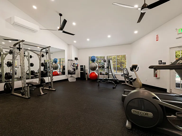 Amanda Place Apartments — Photo 10