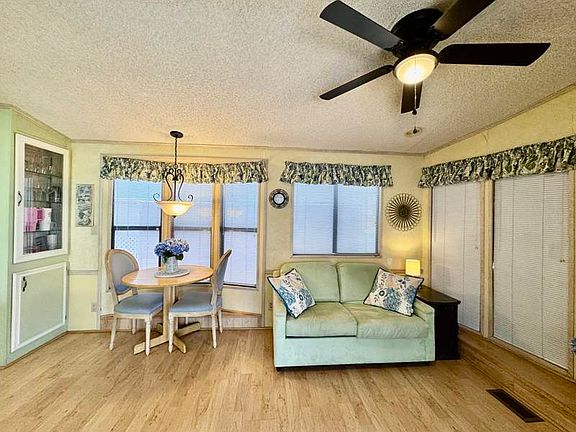 2nd image of 10442 N Frontage Rd #198