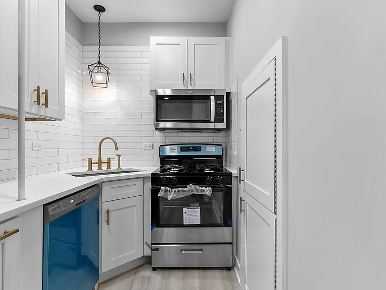 1127 W Farwell Ave #105 — Photo 8