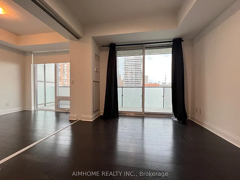 1080 Bay St #1403 — Photo 15