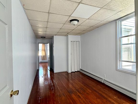 3rd image of 98 Andrew St Floor 3