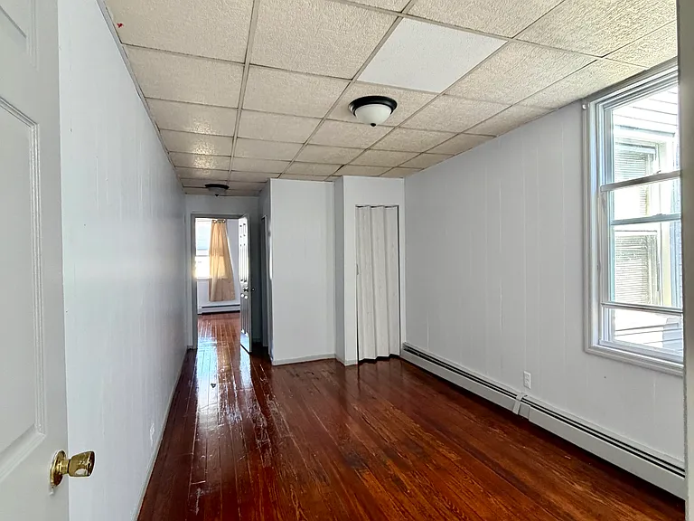98 Andrew St #3 — Photo 3