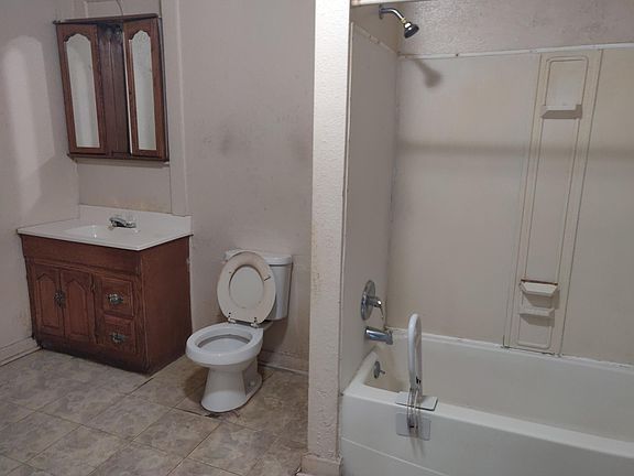 5th image of 328 Topeka Blvd