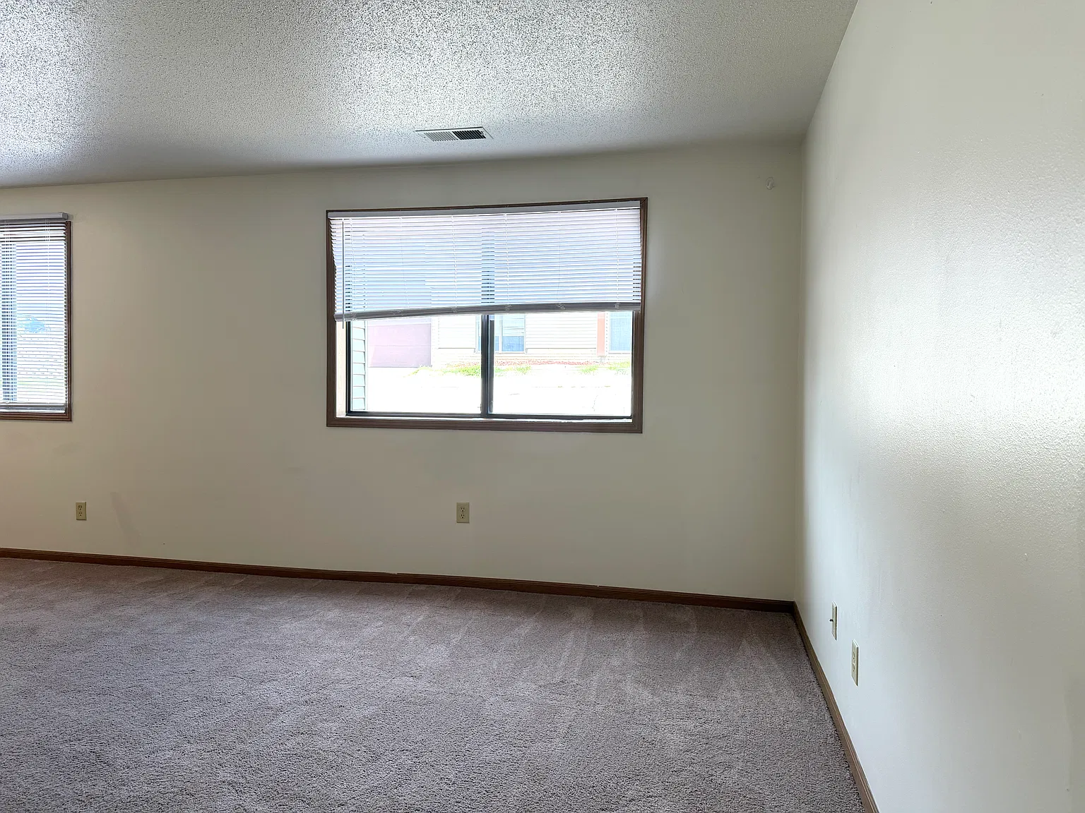 2 bed, 800 sqft, $830 — Photo 4