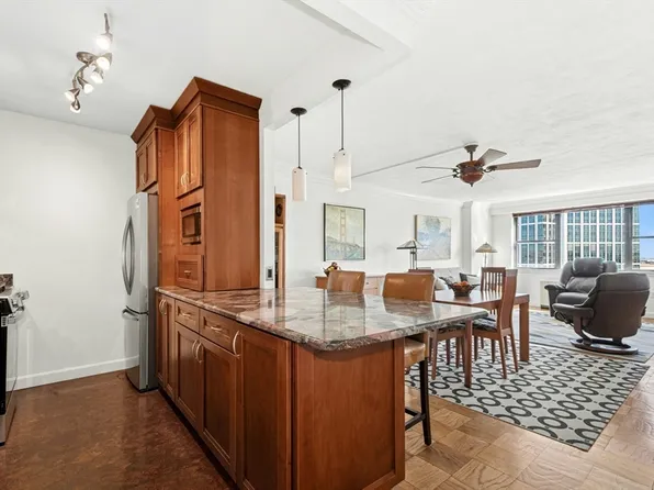 8 Whittier Pl APT 22D, Boston, MA 02114