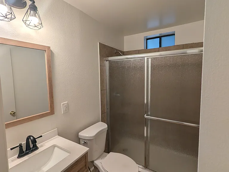 6728 N 62nd Ave #4 — Photo 3