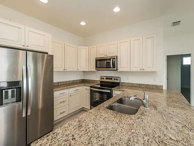2329 NW 36th Ave — Photo 8