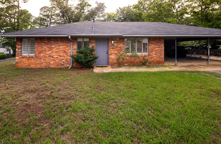 2521 Bateman Ave — Photo 6