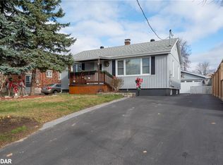 7 Seaforth St, Barrie, ON L4N3H7
