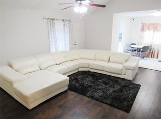 11611 Sandstone St, Houston, TX 77072