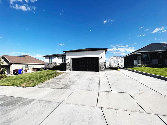 2nd image of 2741 E Clarkstone Dr