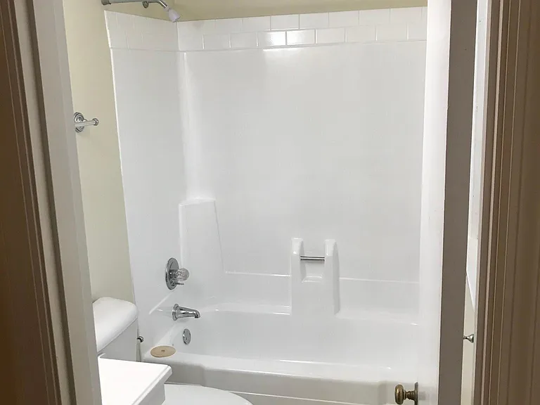 3483 Sutherland Dr — Photo 15