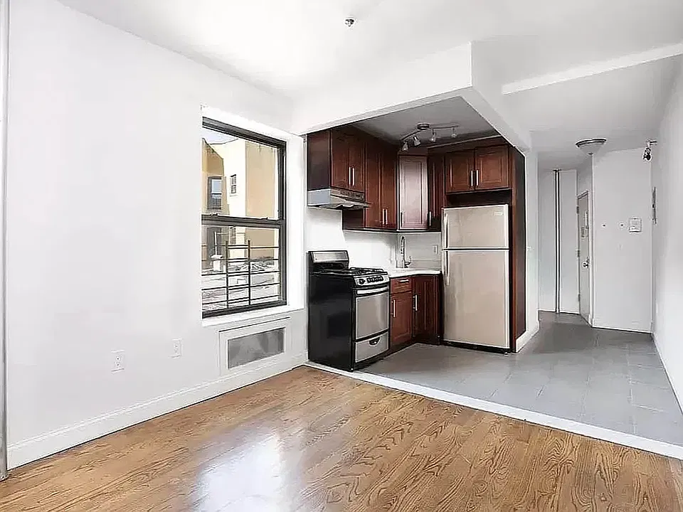 424 E 116th St #15