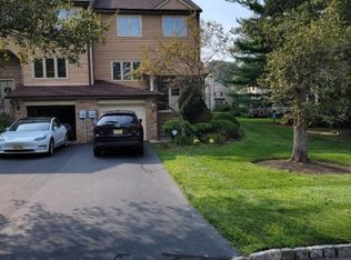 55 Stockton Ct, Morris Plains, NJ 07950