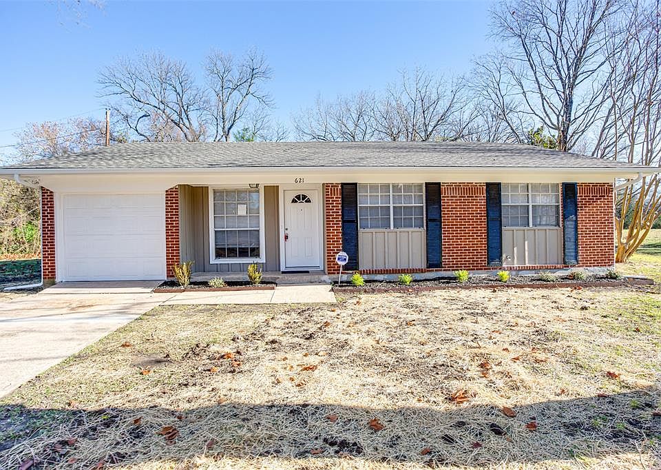 1st image of 621 Churchill Way