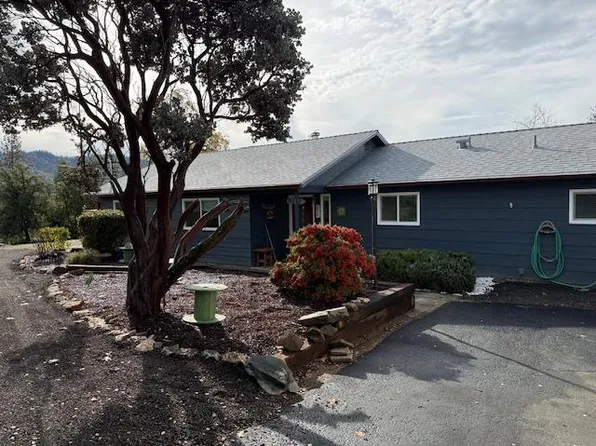 39468 Summit Dr, Oakhurst, CA 93644