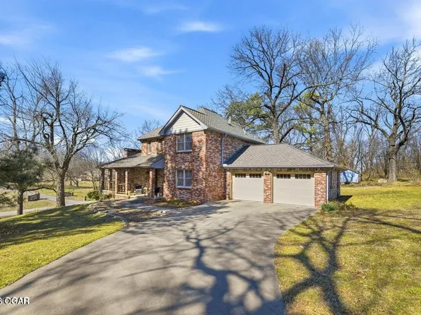 916 E 27th St, Baxter Springs, KS 66713