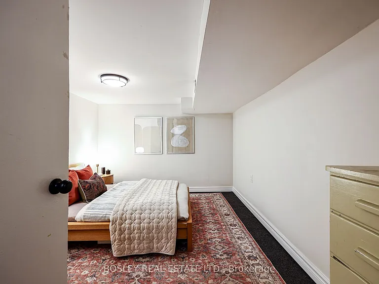 16 Hallam St #BASEMENT — Photo 11