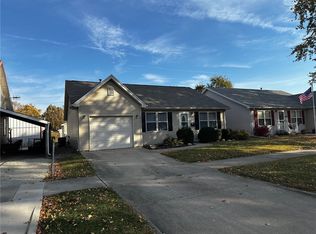 2816 Champaign Ave, Mattoon, IL 61938