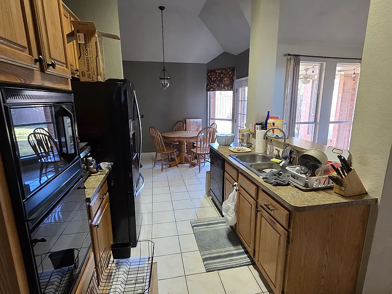 2412 Norwich Dr — Photo 6