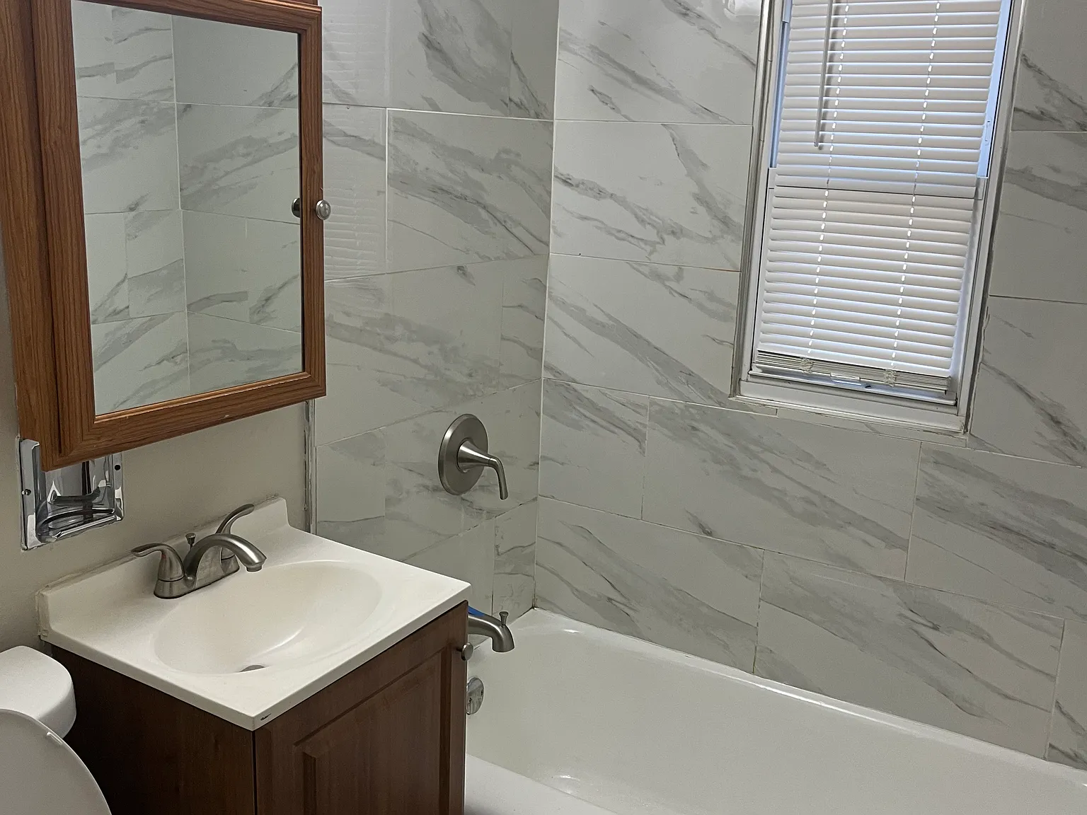 4 bed, 1.5 bath, 1156 sqft, $1,850 — Photo 2