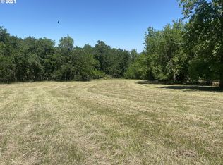 2101 Lookingglass Rd, Roseburg, OR 97471