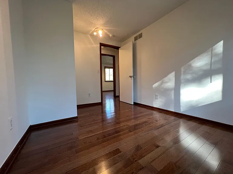 6995 Leytonstone Blvd — Photo 13