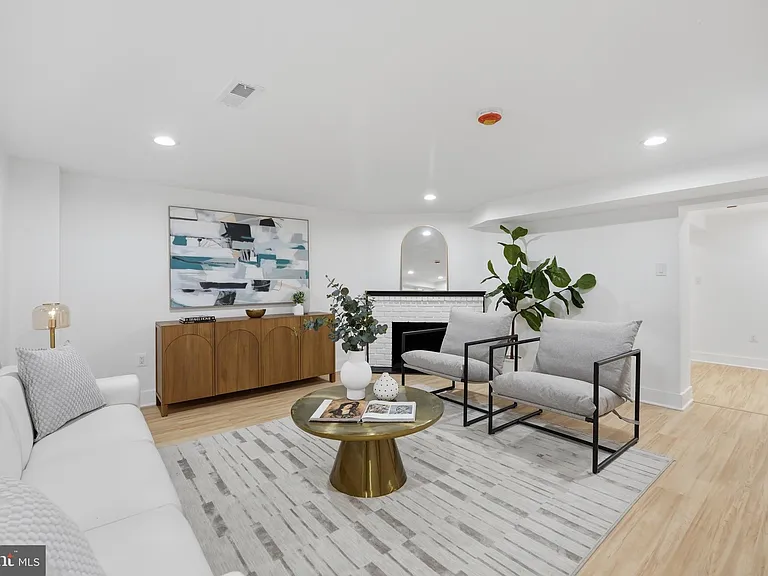 129 Hamilton St NW — Photo 38