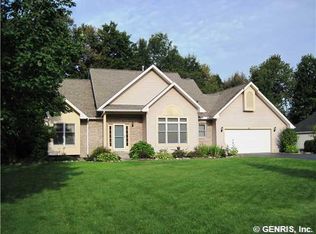 47 Little Glen Rd, Pittsford, NY 14534