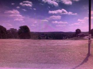 490 Turkey Foot Rd, Mineral Wells, WV 26150