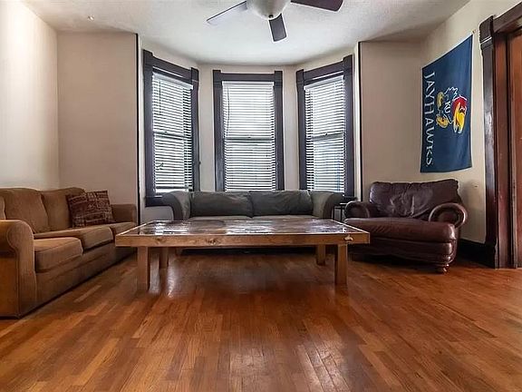 Dining Room (additional living space just off the kitchen and living room)