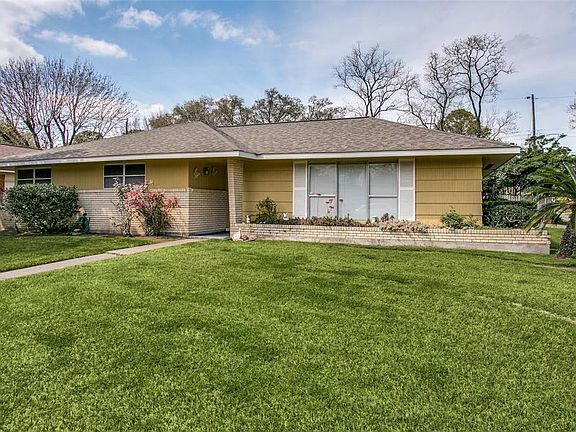3rd image of 4502 Kingfisher Dr